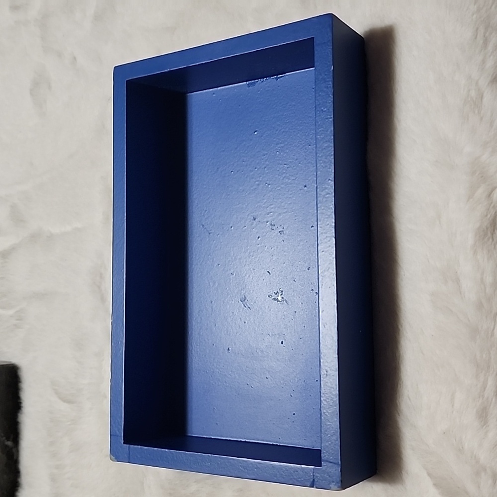 ALL AMERICAN  DESIGNED  WALL PLAQUE / WOODEN BOX. - Picture 3 of 4